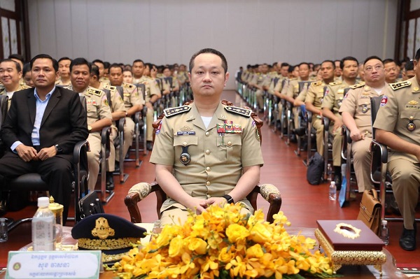 캄보디아 중국인추방.jpg